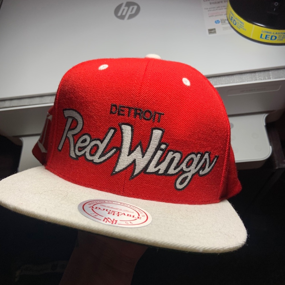 Red wings snap back